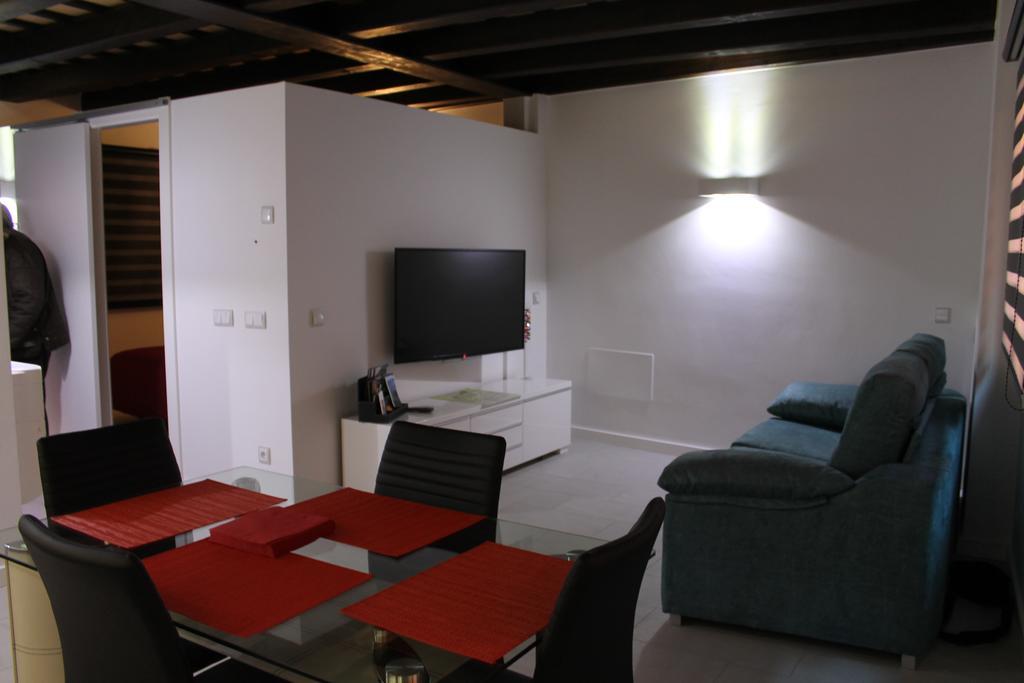 Apartaments Y Habitacions Entre Volcans Olot Bilik gambar
